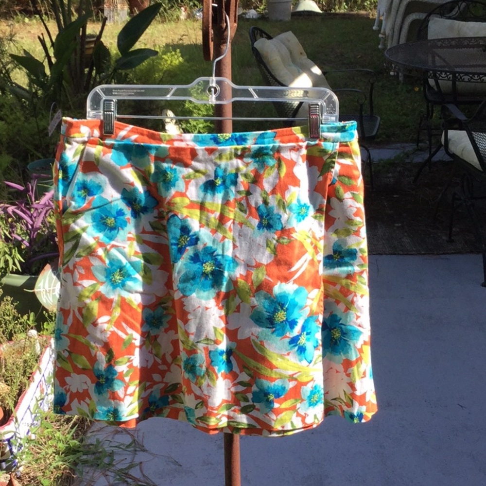 🦋NWOT Colorful Susan Graver Size Med Fun Flowered Skort Wardrobe Must Have 🦋